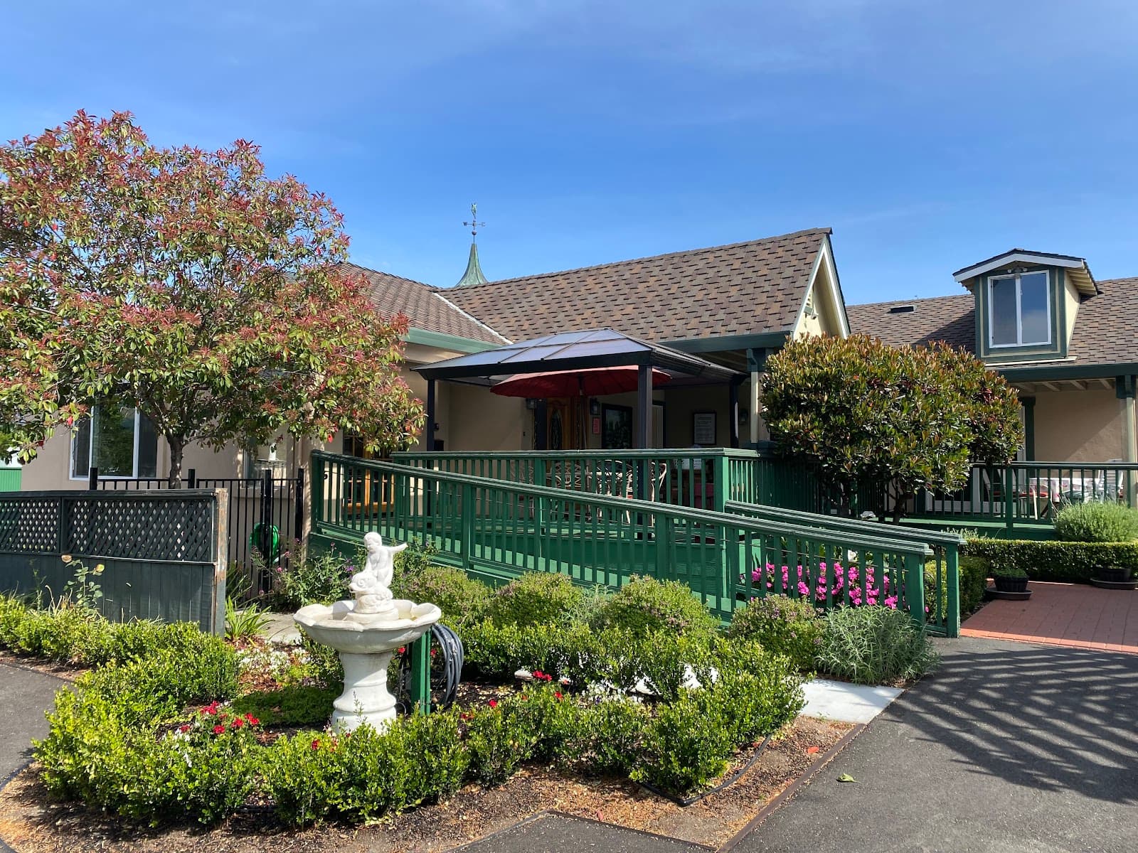Bella Vista Village II photo 2