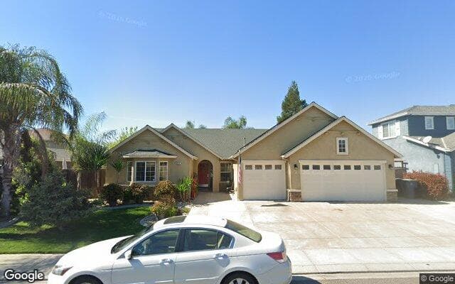 Crossroads Manor photo 1