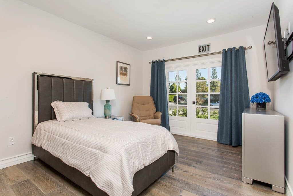 Highlands Manor photo 2