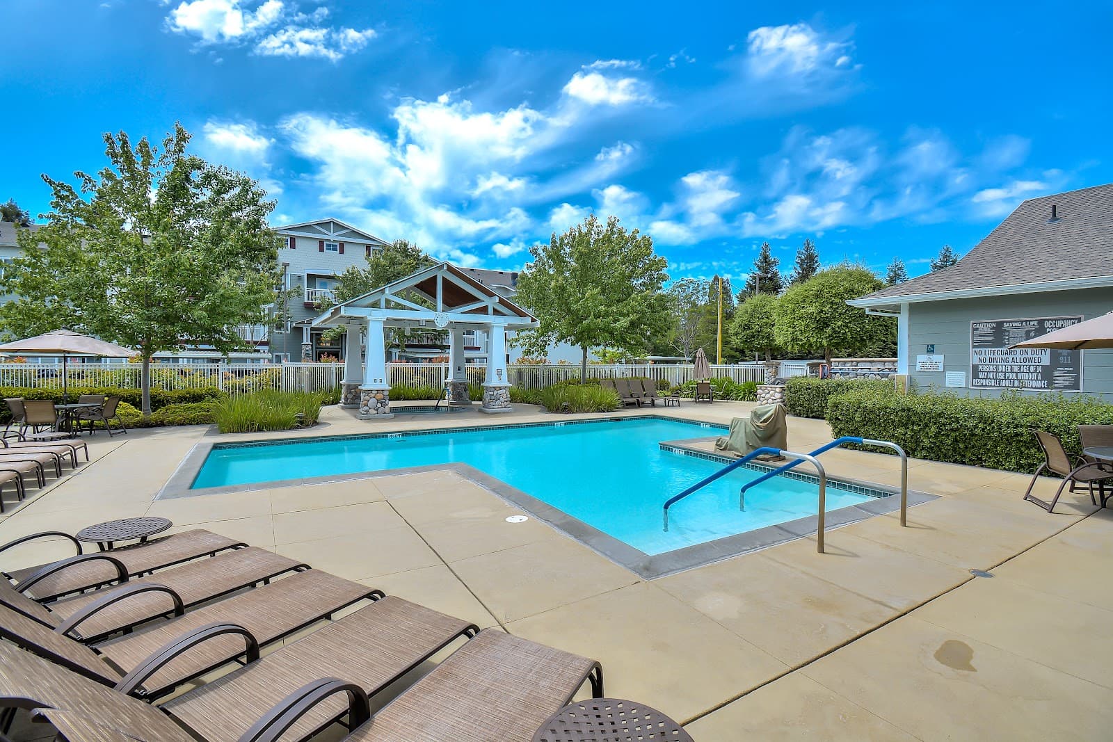 Oak View Senior Apartments photo 3