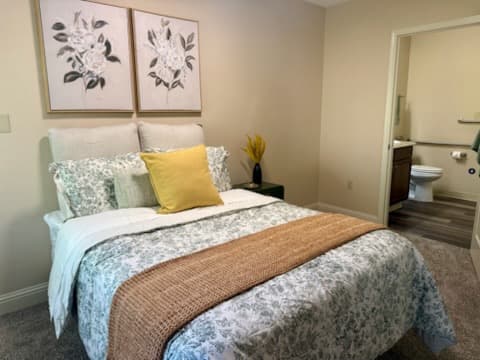 Oakdale Heights Assisted Living photo 4