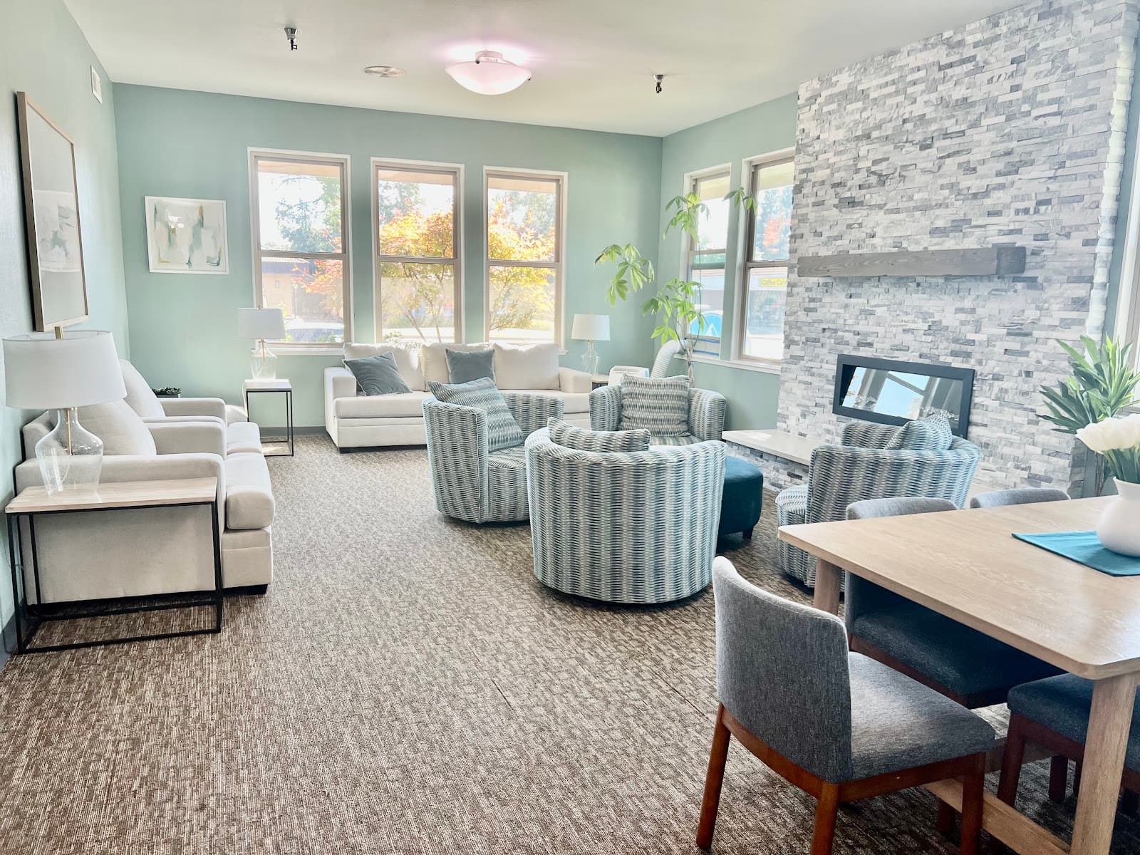 Mountain Manor Senior Residence photo 3