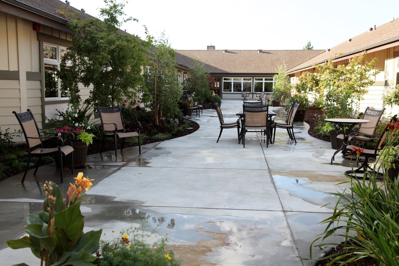 Quail Park Memory Care Residences photo 4