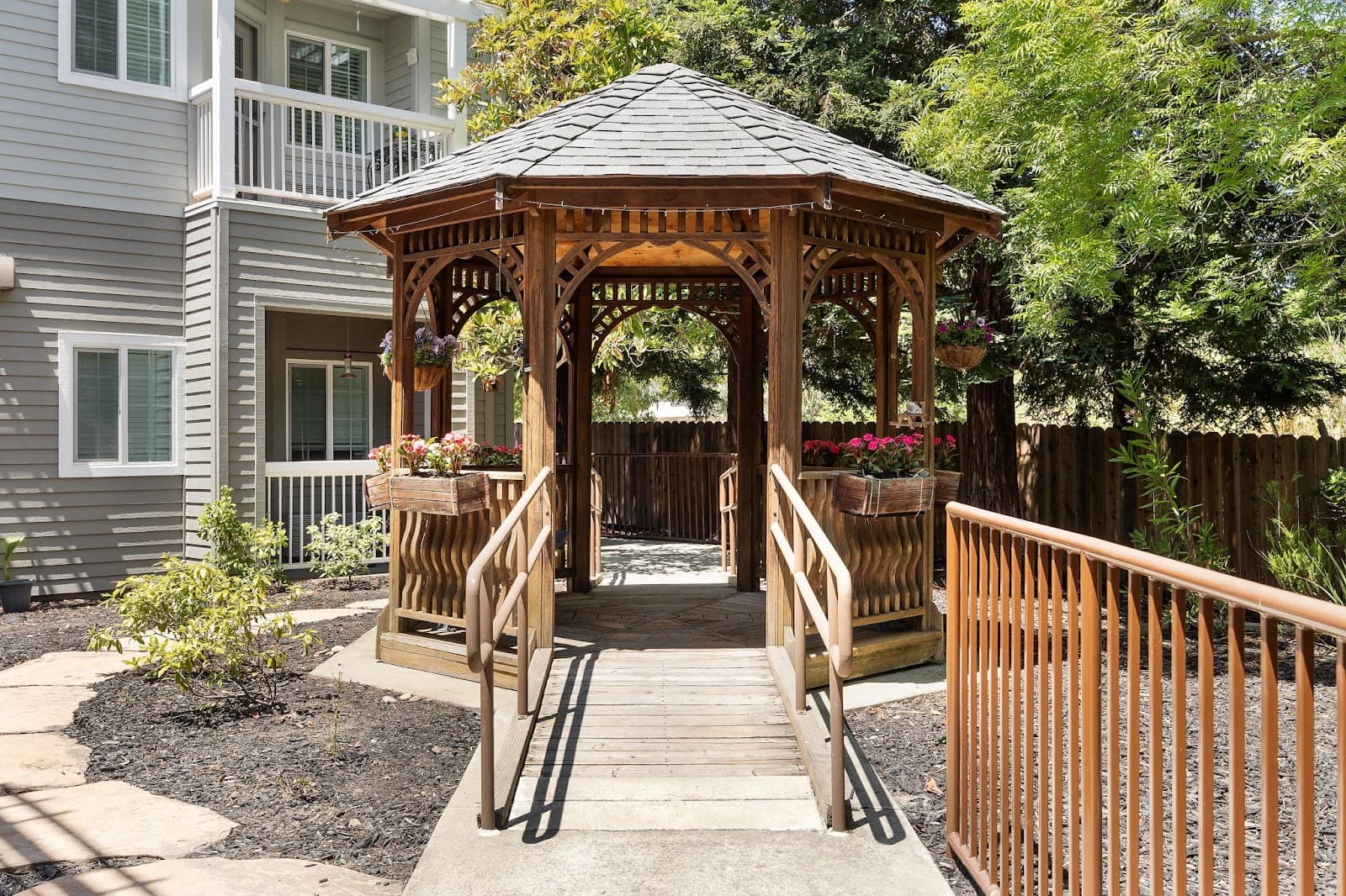 Tiffany Court photo 2