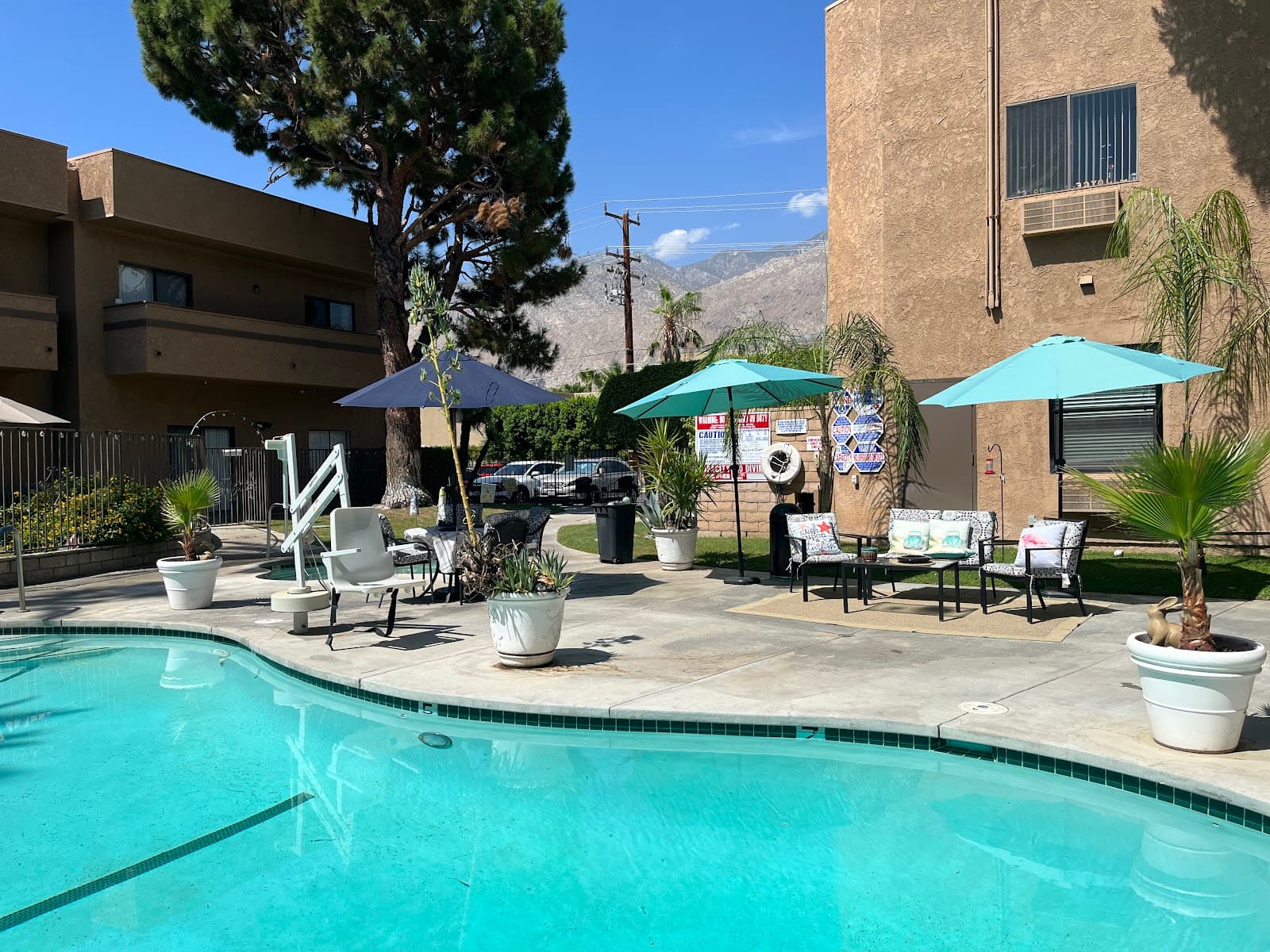 Palm Court Assisted Living photo 3