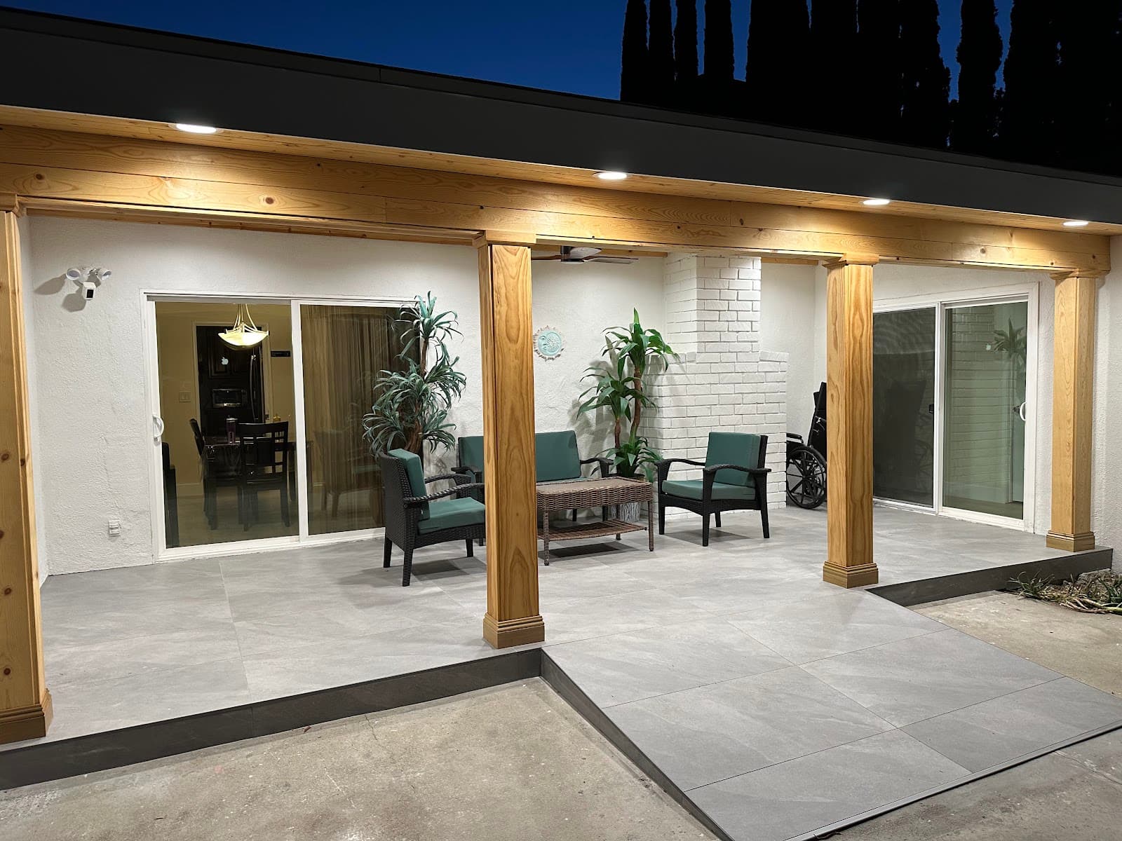 Tarzana Senior Living photo 4