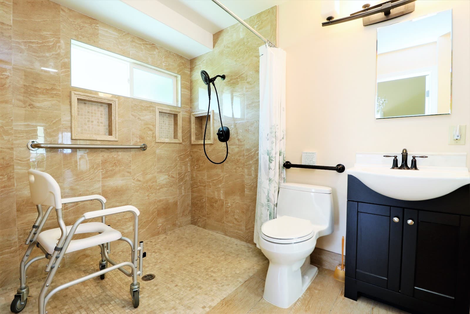 Astoria Retirement Residence - Corona Del Mar photo 3