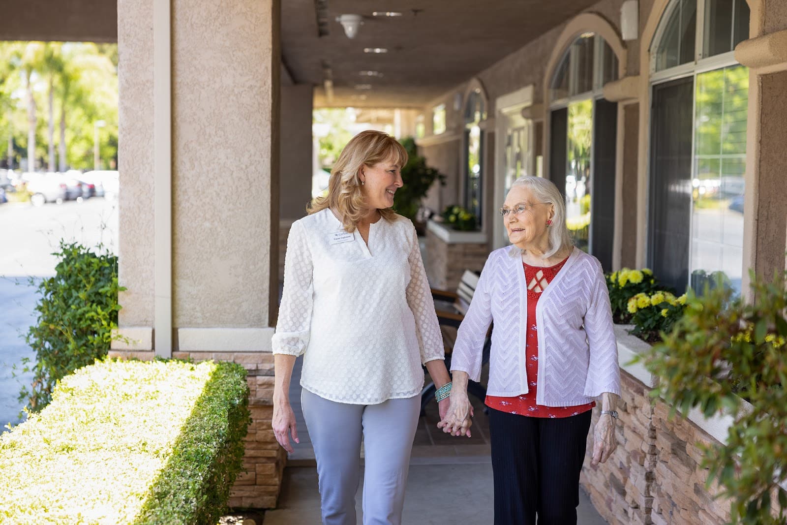 Carlton Senior Living Downtown Pleasant Hill photo 2