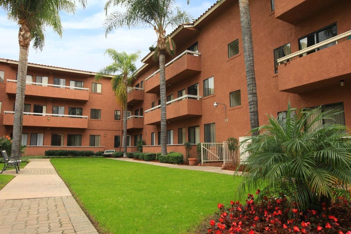 Montclair Royale Senior Living photo 5