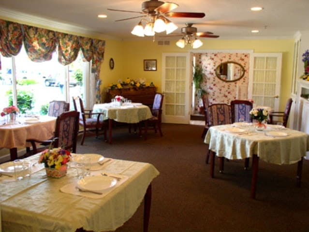Roses and Ivy Elder Care photo 4