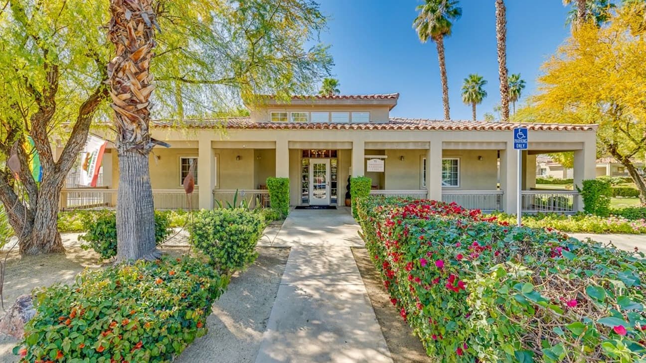 Cottages at Palm Springs