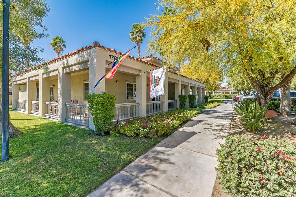 Cottages at Palm Springs photo 2