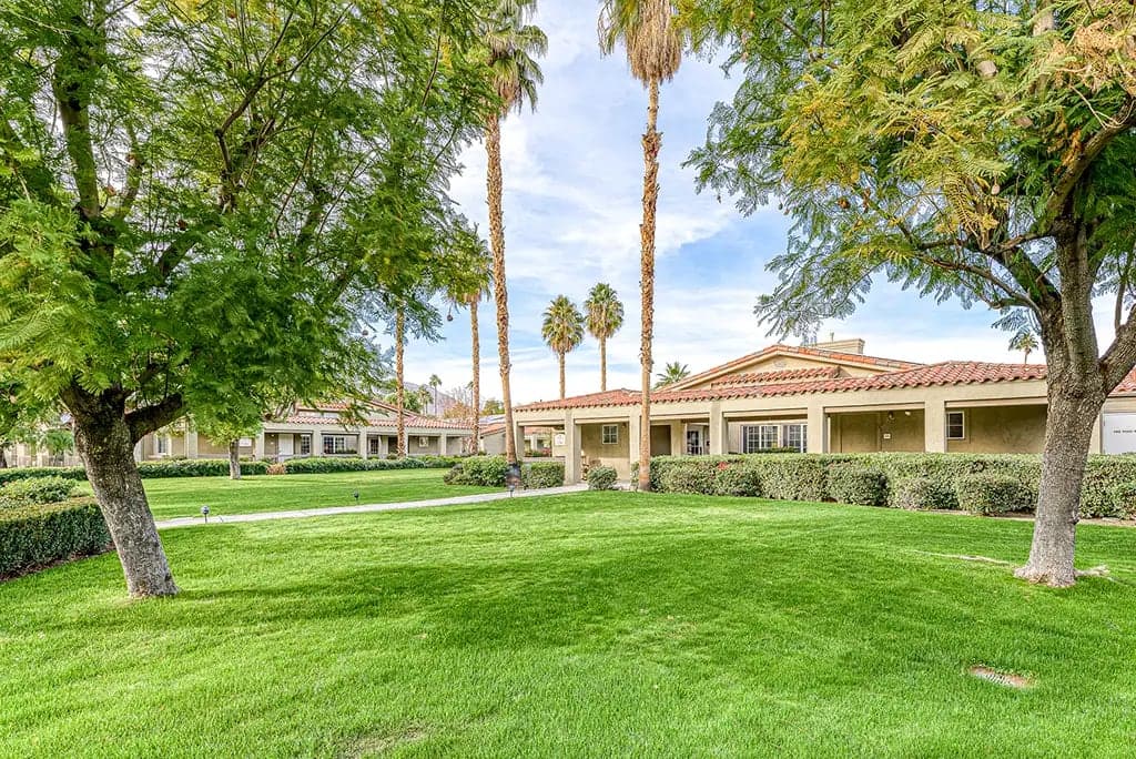 Cottages at Palm Springs photo 2
