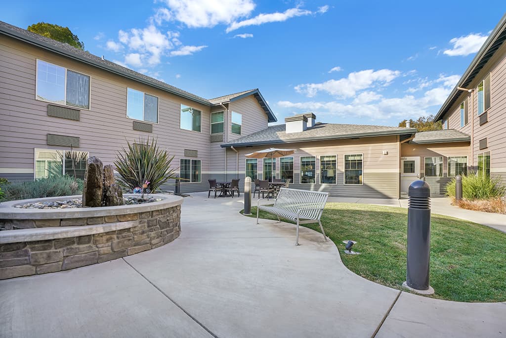 Almond Heights photo 5