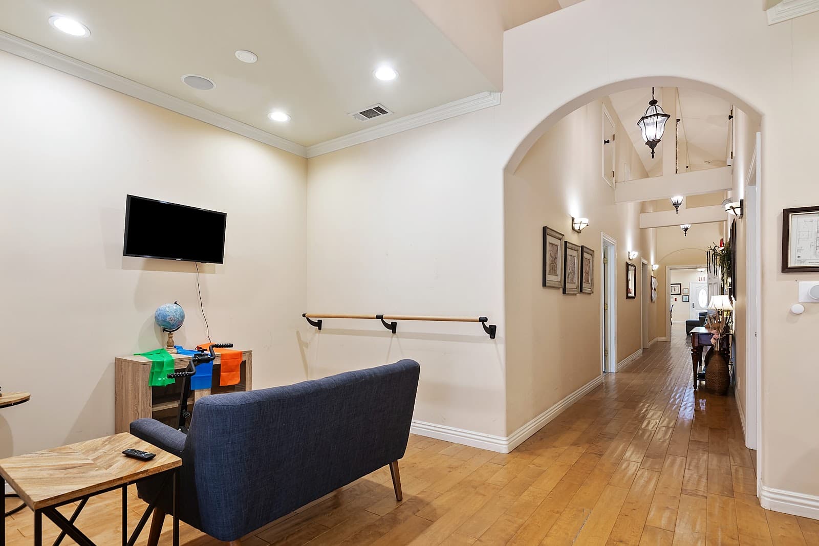 Elegant Senior Living Encino