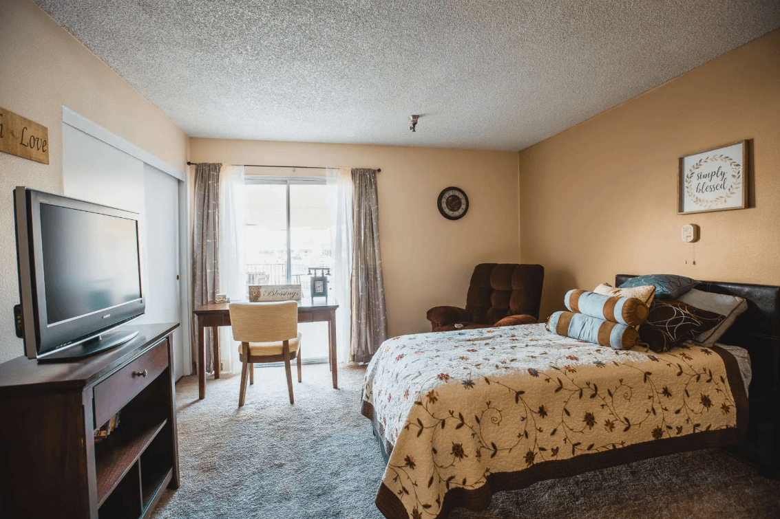 Whittier Glen Assisted Living photo 5